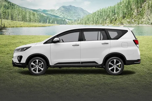 Mobil Toyota Kijang Innova 2026